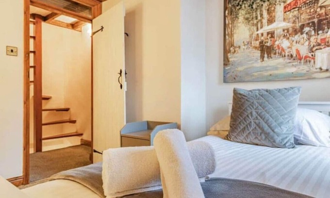 Darley Abbey Cottage | Agniti Cottage quaint historical cottage in Darley Abbey