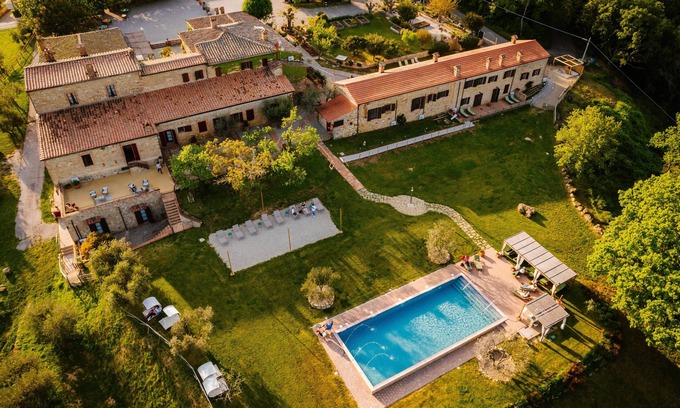 Montefollonico Villa | Agriturismo La Chiusa Tuscany