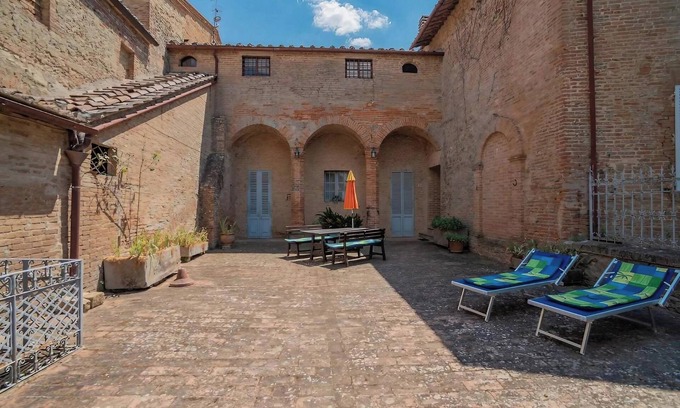 Buonconvento Other | Agriturismo La Ripolina