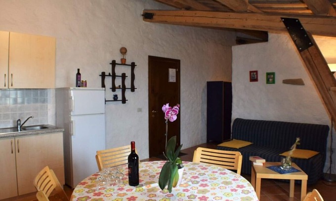 Pergola Apartment | Agriturismo Vecchia Quercia - Apartment "Frontone" for 4-5 people