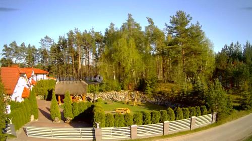 Lipusz Villa | Agro Breza - dom z kominkiem 20 metrow od jeziora- sauna ogrodowa