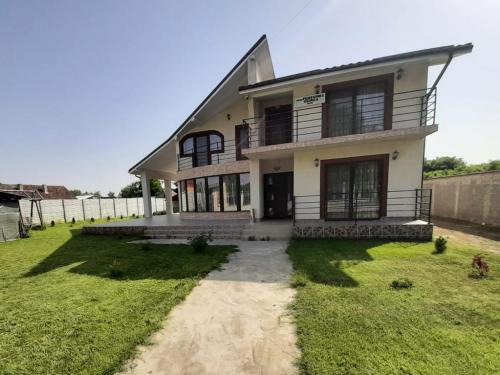 Bratovoesti House | Agropensiunea GIURCA