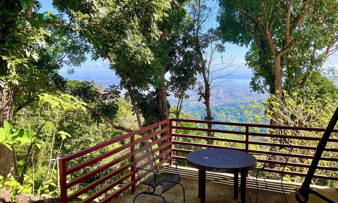Cebu Cabin | Aguanga Cabin at Threesome Cafe