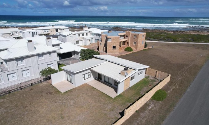 L'Agulhas House | Agulhas Home with a View