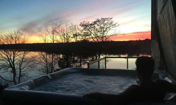 Chester Basin Cottage | Ahoy!.Oceanfront Family Cottage with Hot Tub, Near South Shore Attractions
