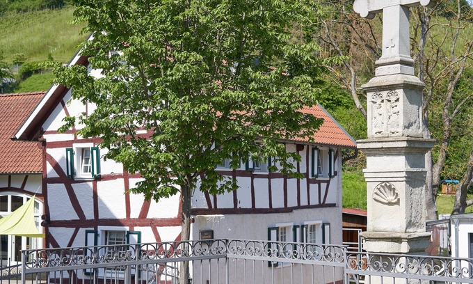 Lohrsdorf House | Ahrtal Ferienhaus Landskrone - charming half-timbered house on the red wine hiking trail