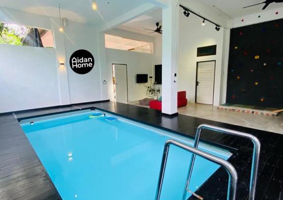 Haji Ismail House | AIDAN HOME 1 Private Indoor Pool