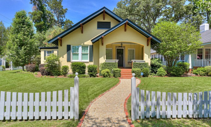 Aiken House | Aiken- Downtown Historic Cottage- Golf, Horses, Tennis, Shopping