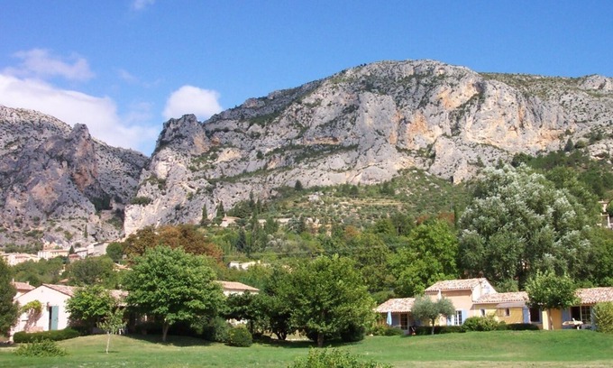 Moustiers-Sainte-Marie House | Air-conditioned vacation home 500 from the village in Moustiers Sainte-marie