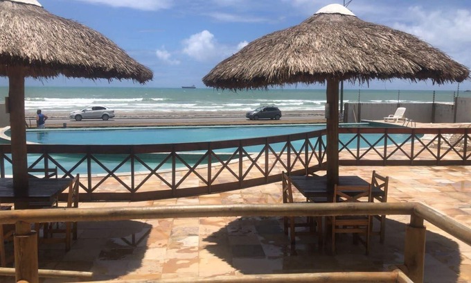 Trapiche da Barra Apartment | Air-conditioned 2-bedroom apartment FRONTING THE SEA