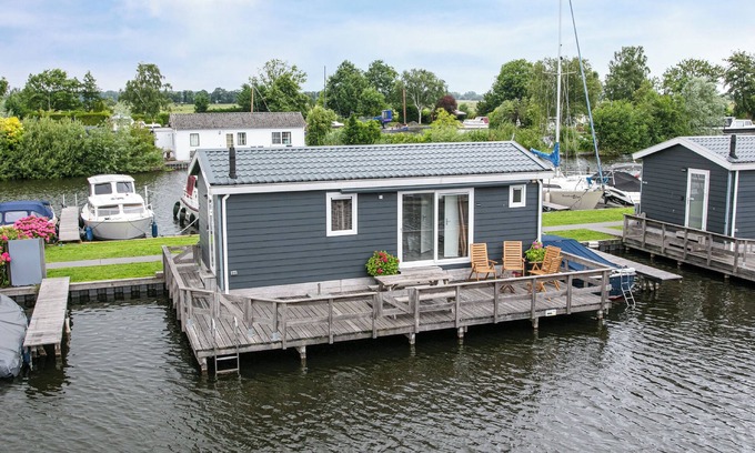Municipality of Stichtse Vecht Boat Rental | Air-conditioned chalet on the Loosdrecht lakes