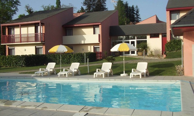 Salies-de-Bearn Apartment | Air-conditioned T2 ground floor in 3-star residence with heated pool