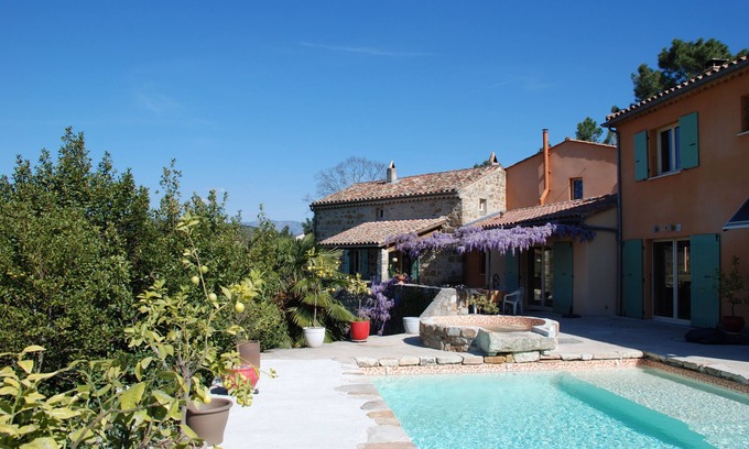 Joyeuse House | Air-conditioned guest room South Ardèche Swimming pool Spa