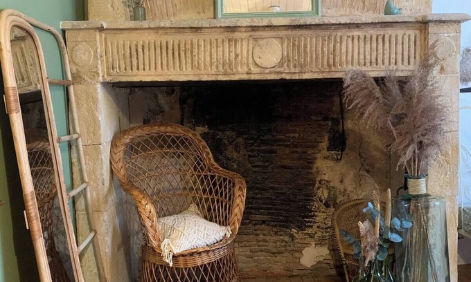 Monpazier House | Air-conditioned medieval house with garden, linen included
