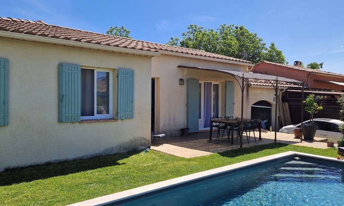 La Calmette Villa | Air-conditioned villa with swimming pool between the sea and the Cevennes mountains.
