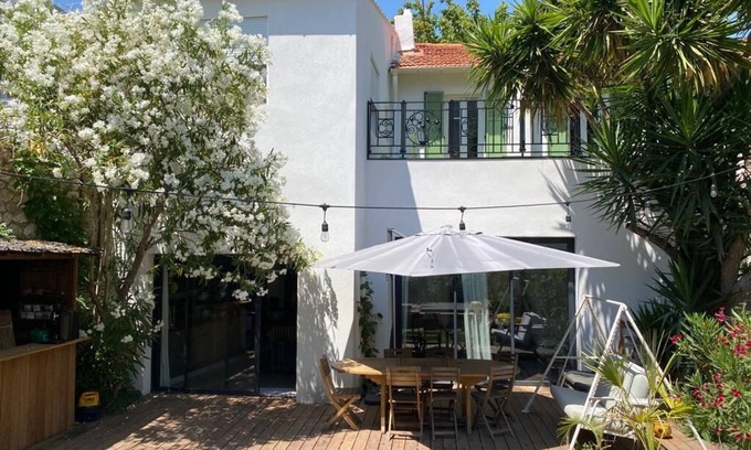 La Capelette House | Air-conditioned villa with garden and heated swimming pool