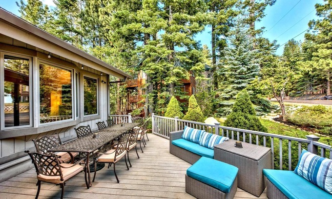 Montgomery Estates Cabin | Air Conditioning, Walk to Trails, Game Room, Hot Tub, 10 Beds, Large 5br, Near Lake