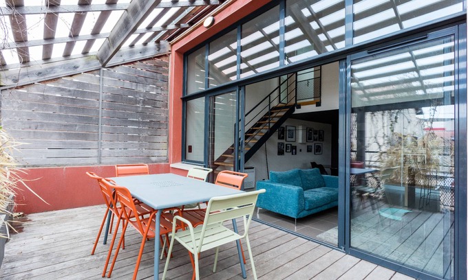 Aiguerelles Apartment | Air conditioning terrace/AC parking New town hall