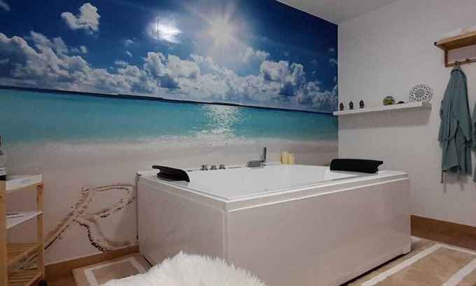 Miguel Esteban House | Air house with hydromassage