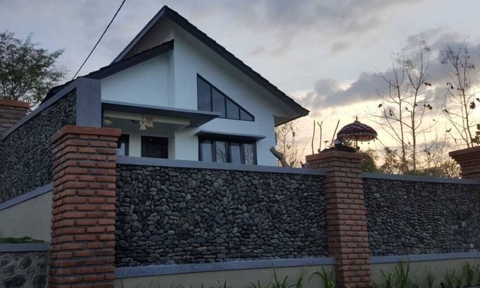 Bukti Villa | Air Sanih Spring Water, Sekumpul waterfall,