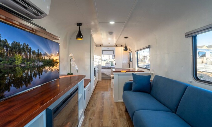 Nob Hill House | Air Village Wagon Circle Unit #7