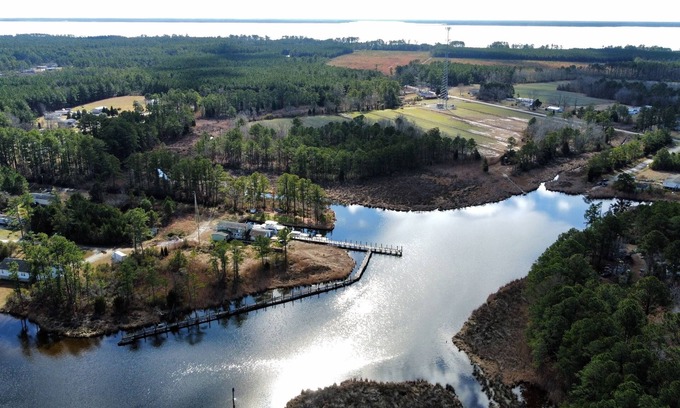 Belhaven Boat Rental | AirBnB Yacht retreat