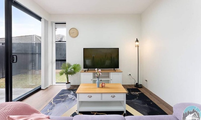 Kingswood House | Aircabin - Kingswood - Sydney - 3 Beds Townhouse
