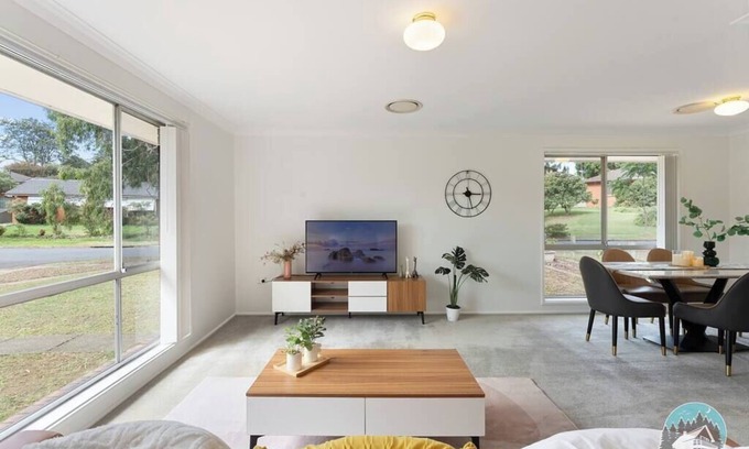 Marayong House | Aircabin - Marayong - Convenient - 3 Beds House