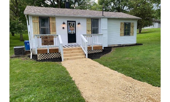Le Claire House | Aire Leclaire 2 bedroom home
