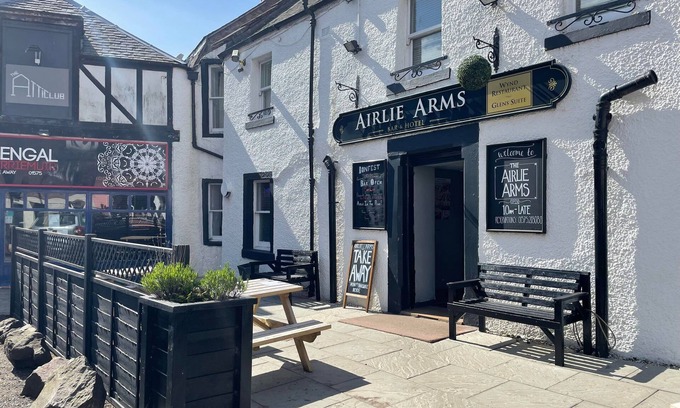 Kirriemuir Hotel | Airlie Arms Hotel