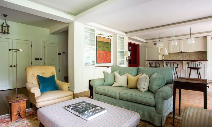 Campden Apartment | Airlie Gardens V by onefinestay