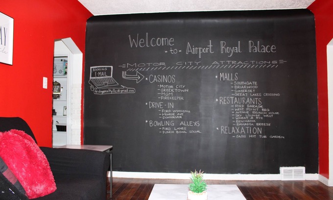 Wayne House | Airport Royal Palace! VEHICLE RENTALS AVAILABLE ASK HOST FOR DETAILS