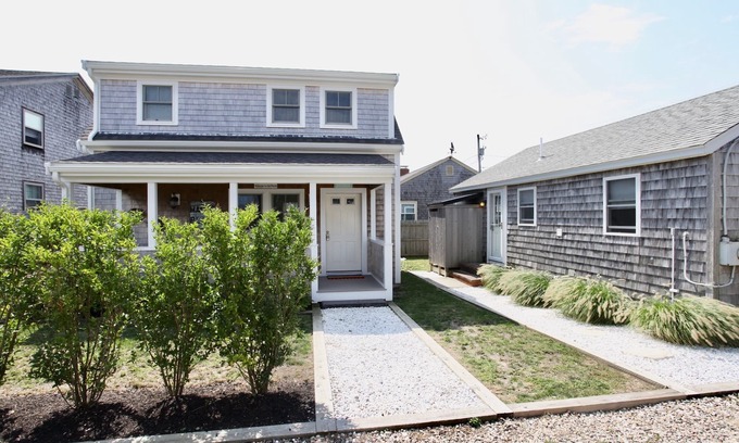 Provincetown House | Airy & Bright home: Cozy retreat for all seasons in provincetown
