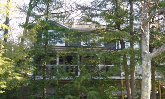 Port Carling Cottage | Airy Cottage, Boathouse, & Docks ~ Southwest Exposure in the Hub of Port Carling