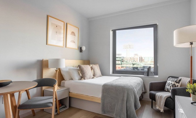 West Fens Apartment | Airy Fenway Studio w/Gym, nr Restaurants & Shops, by Blueground