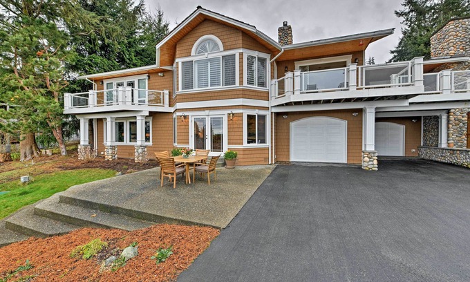 Anacortes Apartment | Airy Home Near Anacortes w/San Juan de Fuca Views
