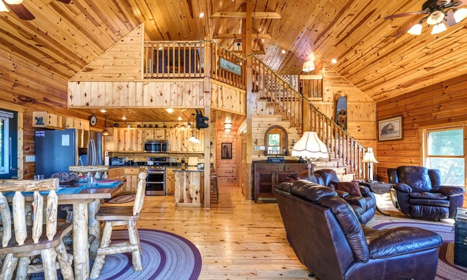 Murphy Cabin | Airy mountain cabin with long range views
