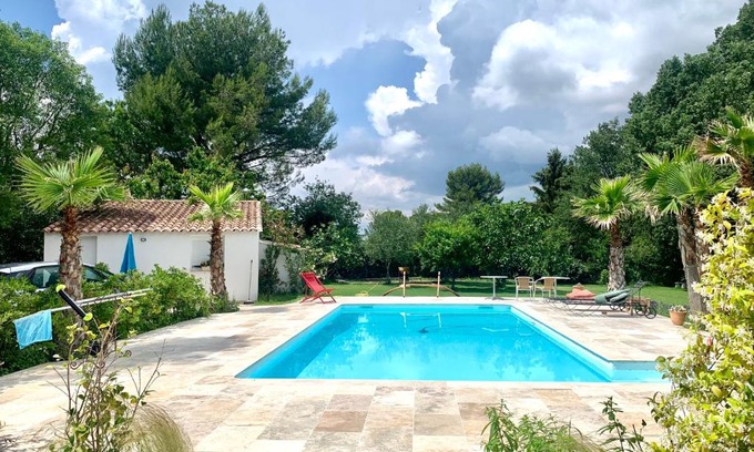Simiane-Collongue Apartment | Aix-Marseille superbe T2 avec jardin, piscine et parking
