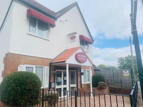 Slough Bed & Breakfast | AJ Lodge