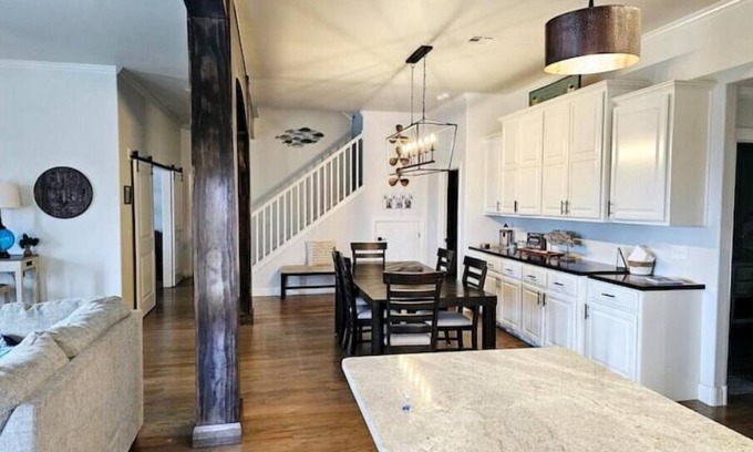 Skiatook House | AJ's by the Lake, Skiatook Lake Getaway