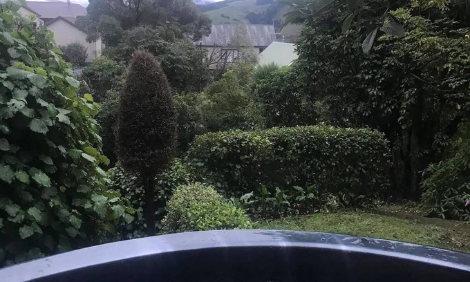 Akaroa House | Akaroa Sunshine Views and Spa Pool !
