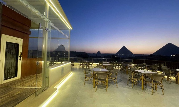 Kafrat al Jabal Hotel | Akhnaton Pyramids View