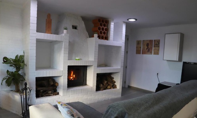 Ledana House | AKI ME QUEDO