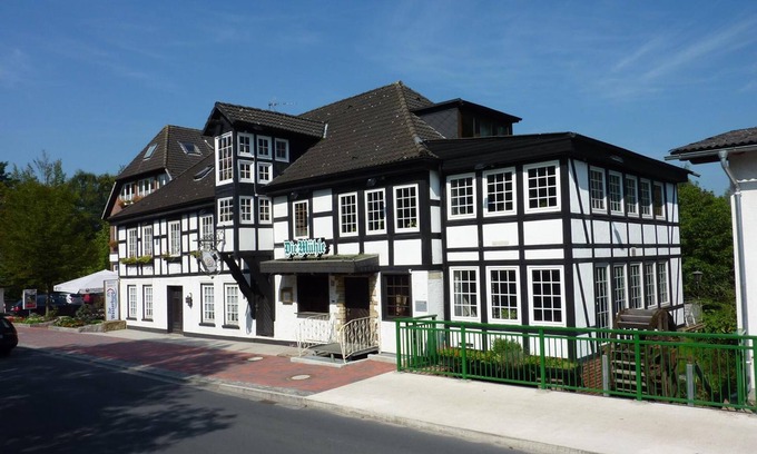 Harpstedt Hotel | AKZENT Hotel Zur Wasserburg , bed & breakfast