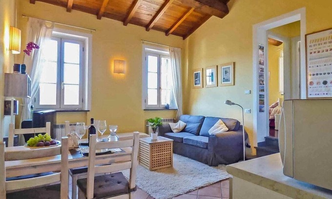 Lucca Historical Center Apartment | Al Borgo, Lucca apartment with terrace, A/C, WiFi