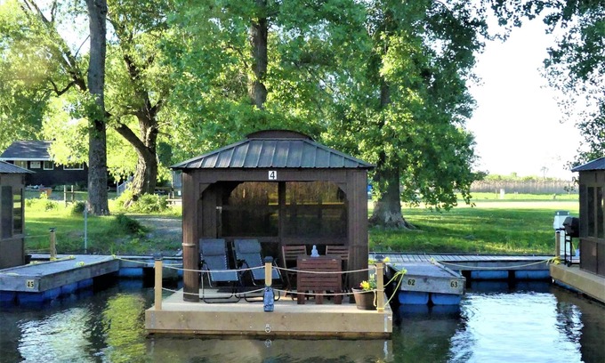 Saint-Paul-de-l'Ile-aux-Noix Cabin | Aloberge 4 Saint-Paul-de-l'Île-aux-Noix