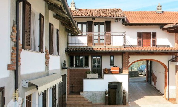 Camerano Casasco Apartment | Al Mobile Antico