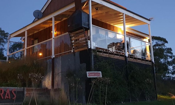 Tandil House | al pie de las sierras en villa del lago