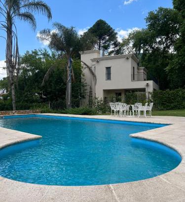 Villa San Lorenzo House | Al Puente y Palo - Casa del Arbol