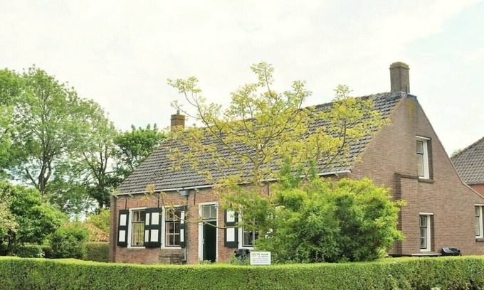 Aagtekerke House | (ALA20) Farmhouse for 10 people